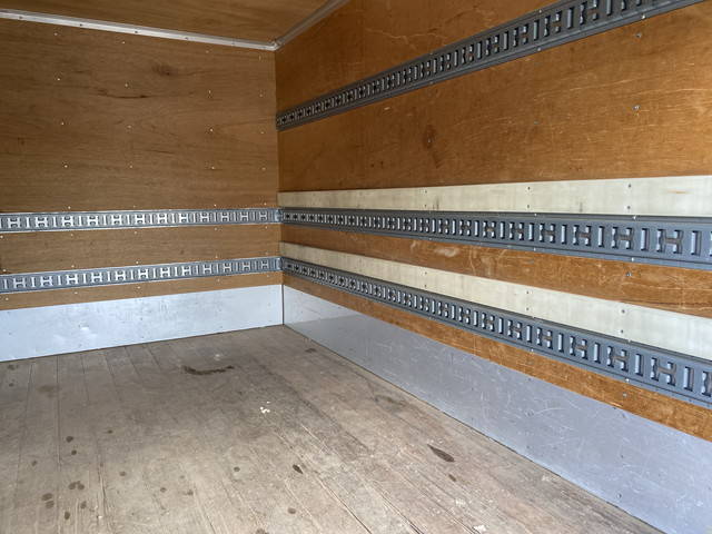 三菱ふそうキャンターアルミバン小型（2t・3t）[写真11]