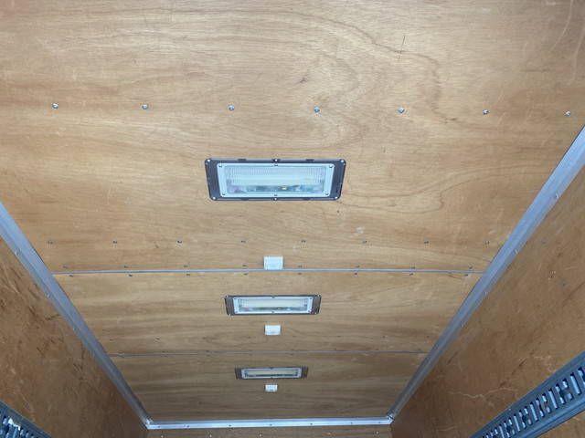 三菱ふそうキャンターアルミバン小型（2t・3t）[写真13]