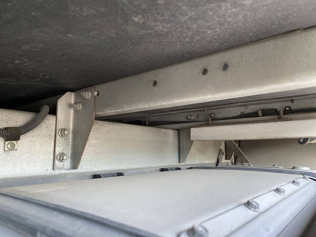 三菱ふそうキャンターアルミバン小型（2t・3t）[写真24]