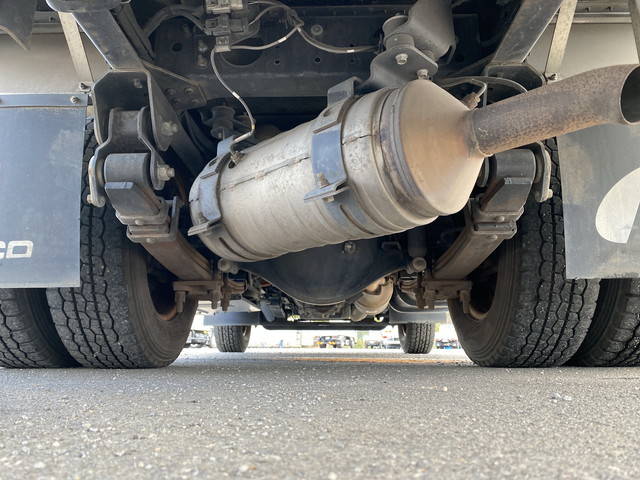 三菱ふそうキャンターアルミバン小型（2t・3t）[写真25]