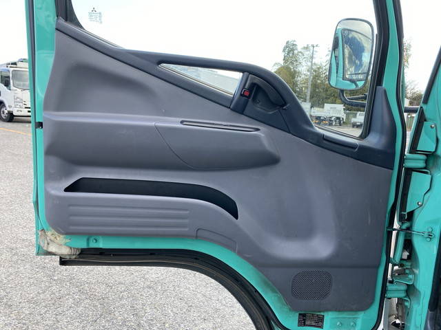 三菱ふそうキャンターアルミバン小型（2t・3t）[写真28]