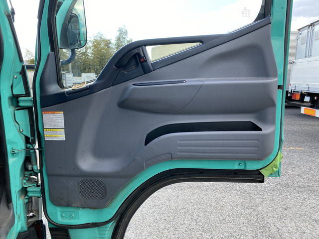 三菱ふそうキャンターアルミバン小型（2t・3t）[写真29]