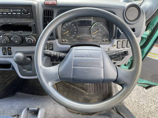 三菱ふそうキャンターアルミバン小型（2t・3t）[写真35]