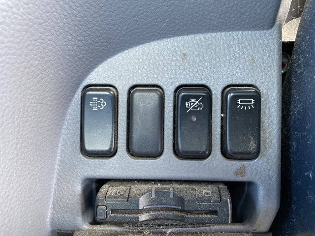 三菱ふそうキャンターアルミバン小型（2t・3t）[写真38]