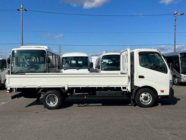 日野デュトロ平ボディ小型（2t・3t）[写真05]