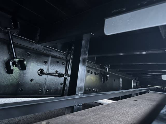 三菱ふそうスーパーグレートセルフクレーン4段大型（10t）[写真16]