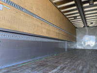 いすゞギガアルミウイング大型（10t）[写真11]