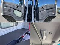 いすゞギガアルミウイング大型（10t）[写真27]