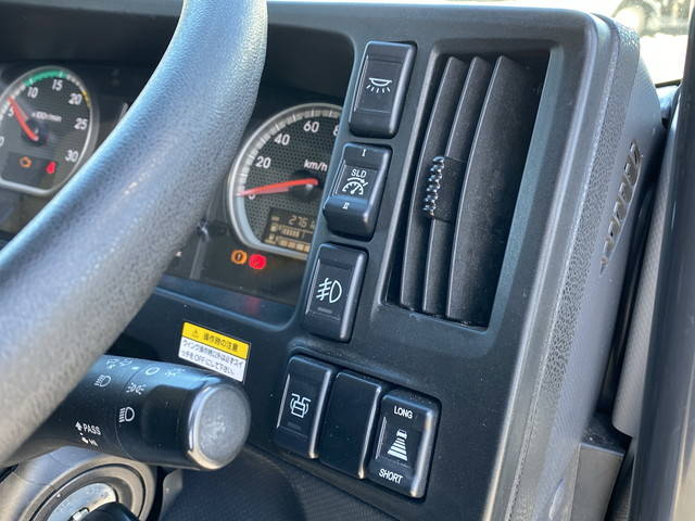 いすゞギガアルミウイング大型（10t）[写真36]