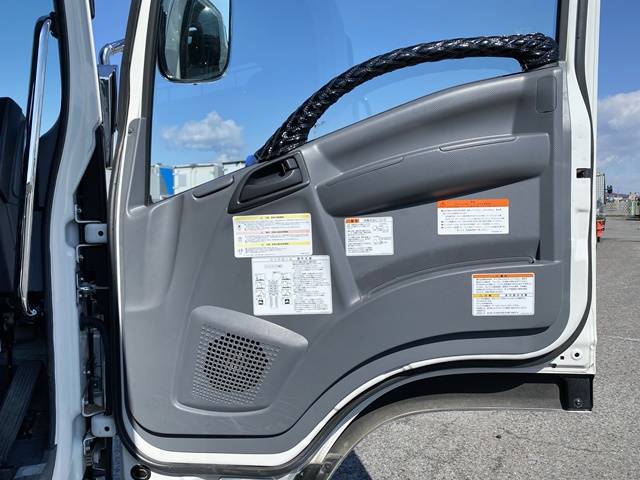 いすゞフォワードコンテナ専用車中型（4t）[写真30]