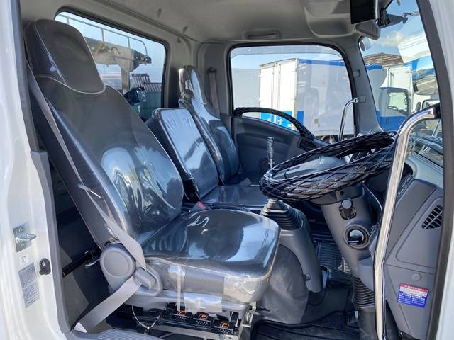 いすゞフォワードコンテナ専用車中型（4t）[写真33]