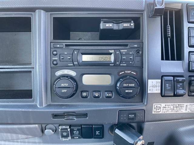 いすゞフォワードコンテナ専用車中型（4t）[写真36]