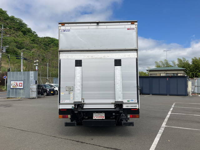 三菱ふそうキャンターアルミバン小型（2t・3t）[写真10]