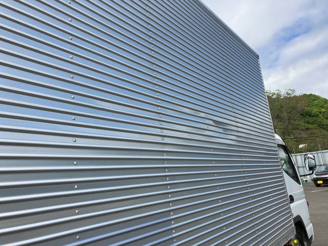 三菱ふそうキャンターアルミバン小型（2t・3t）[写真19]