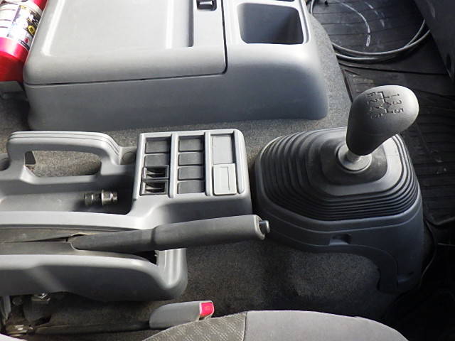 いすゞフォワードクレーン4段増トン（6t・8t）[写真30]