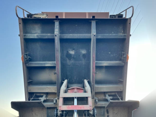 UDトラックスビッグサムダンプ大型（10t）[写真16]