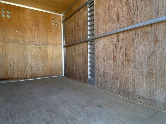 いすゞエルフアルミバン小型（2t・3t）[写真15]