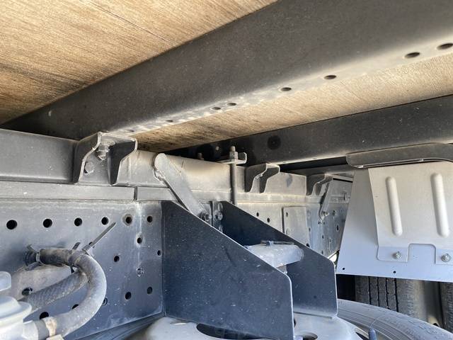 いすゞエルフアルミバン小型（2t・3t）[写真23]