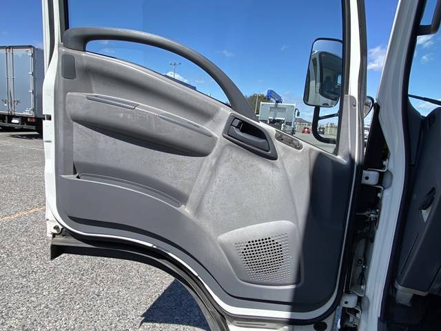 いすゞエルフアルミバン小型（2t・3t）[写真28]