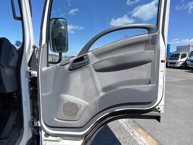 いすゞエルフアルミバン小型（2t・3t）[写真29]