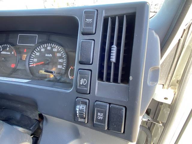 いすゞエルフアルミバン小型（2t・3t）[写真37]