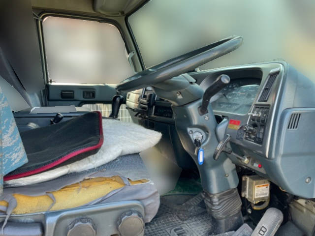 UDトラックスコンドルクレーン4段増トン（6t・8t）[写真34]