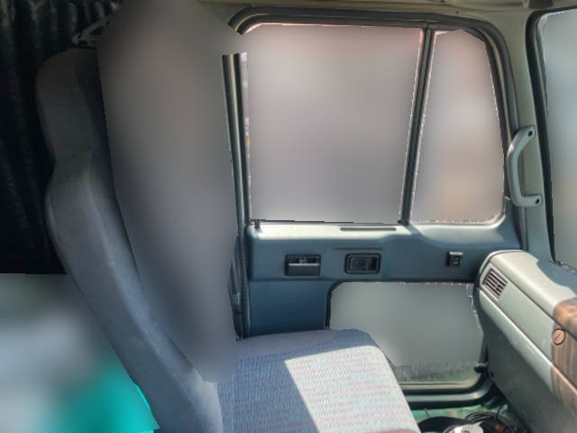 UDトラックスコンドルクレーン4段増トン（6t・8t）[写真35]