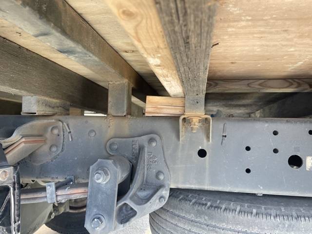 いすゞエルフ平ボディ小型（2t・3t）[写真12]