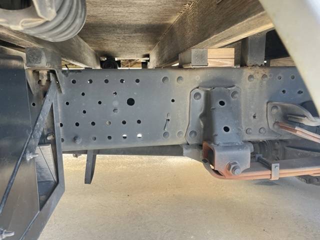 いすゞエルフ平ボディ小型（2t・3t）[写真14]