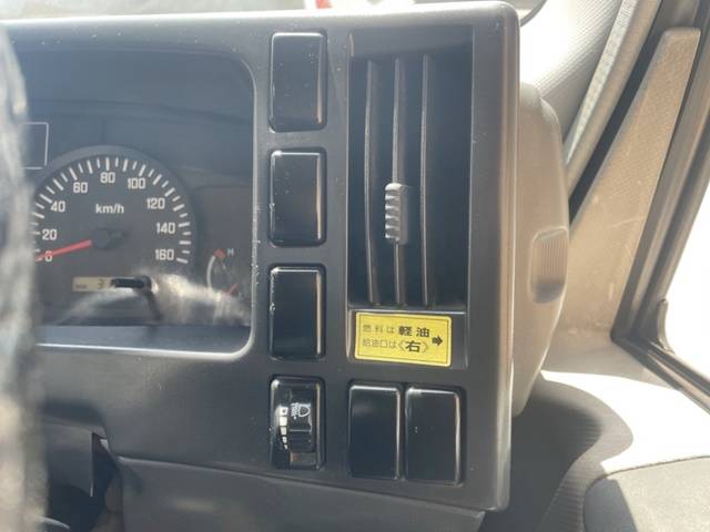 いすゞエルフ平ボディ小型（2t・3t）[写真27]