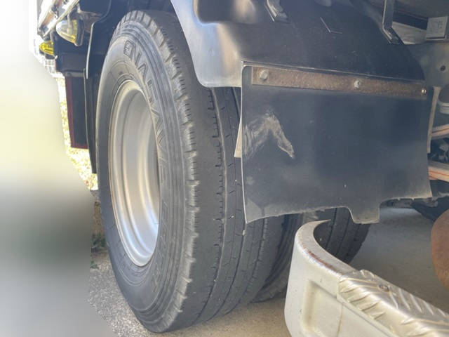 いすゞエルフ平ボディ小型（2t・3t）[写真08]