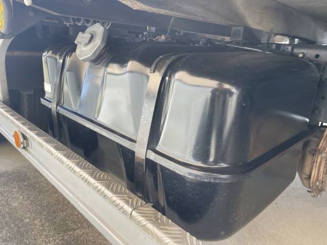 いすゞエルフ平ボディ小型（2t・3t）[写真09]