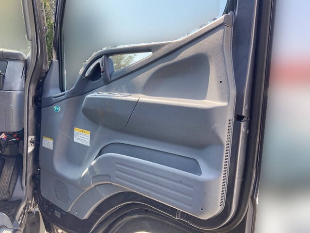 三菱ふそうキャンターセーフティローダー小型（2t・3t）[写真23]