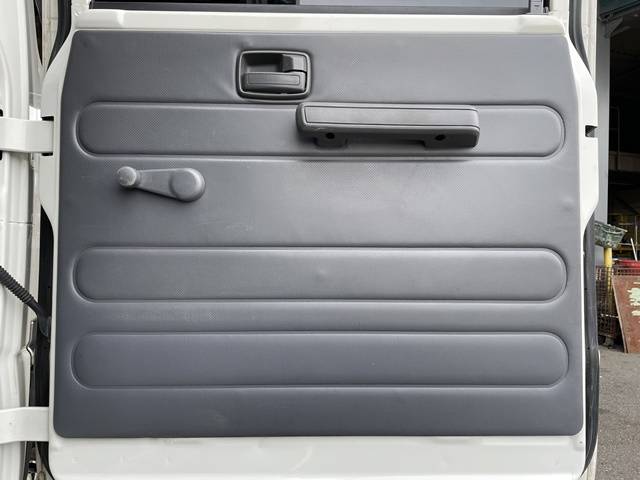 いすゞエルフダブルキャブ（Wキャブ）小型（2t・3t）[写真24]