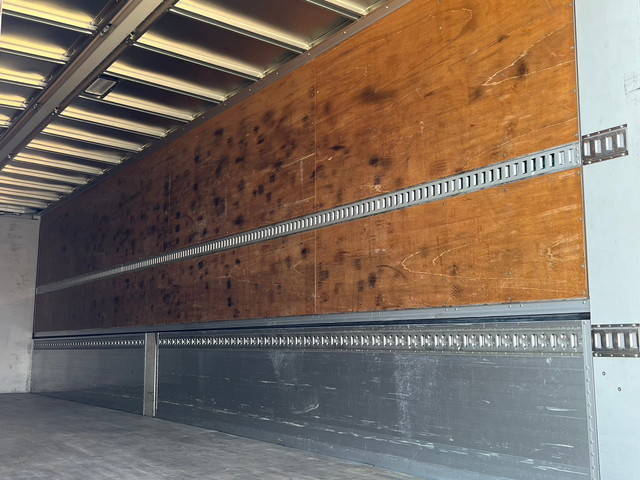 三菱ふそうスーパーグレートアルミウイング大型（10t）[写真11]