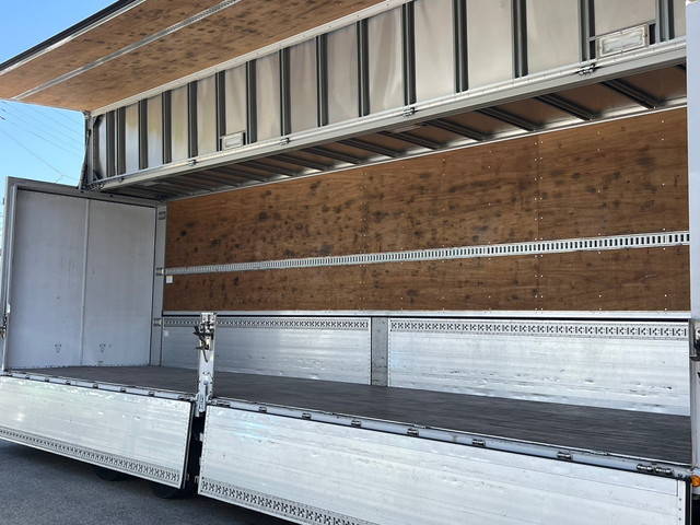 三菱ふそうスーパーグレートアルミウイング大型（10t）[写真16]