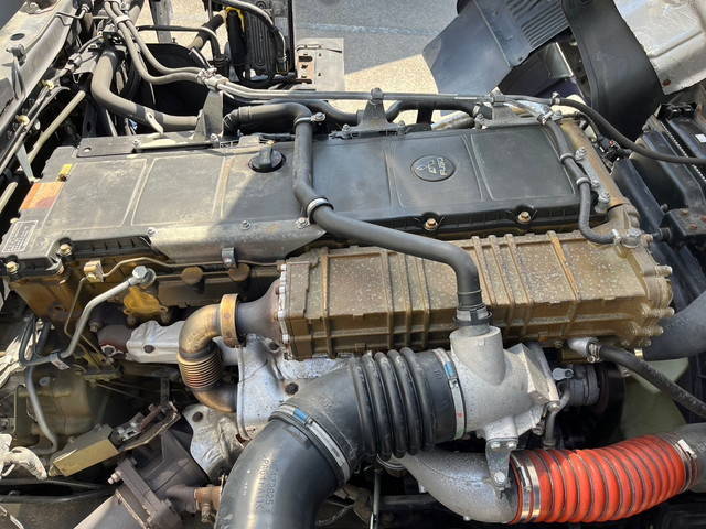 三菱ふそうスーパーグレートアルミウイング大型（10t）[写真32]