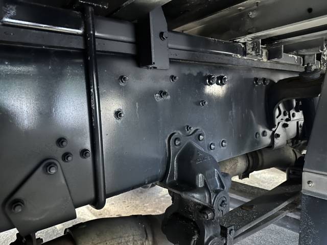 三菱ふそうスーパーグレートアルミウイング大型（10t）[写真36]