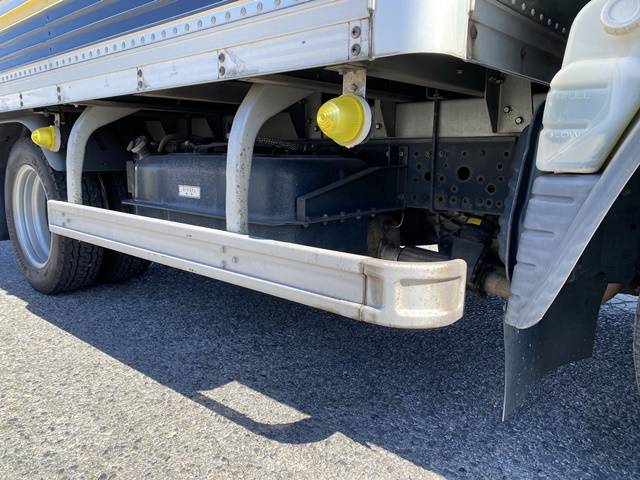 三菱ふそうキャンターアルミバン小型（2t・3t）[写真19]