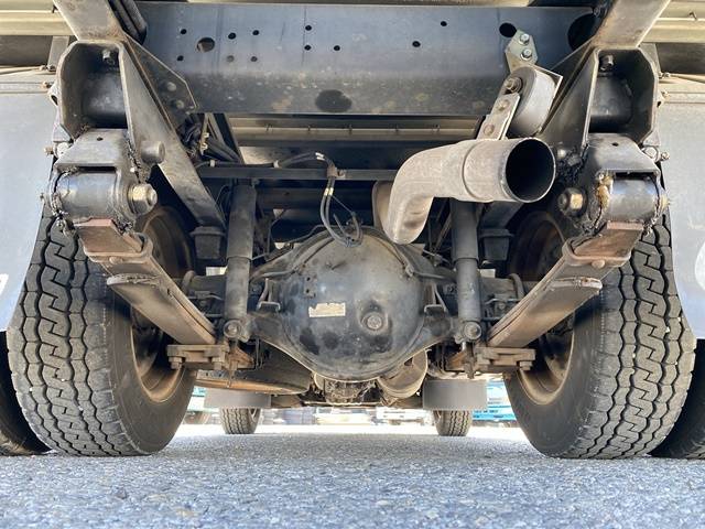 三菱ふそうキャンターアルミバン小型（2t・3t）[写真26]