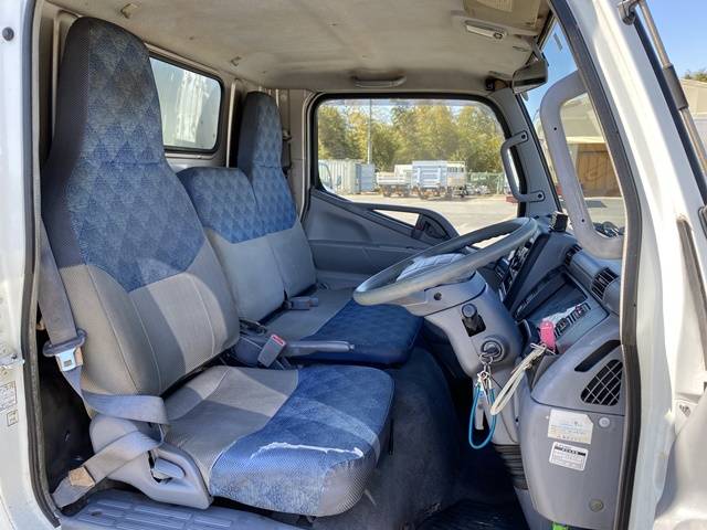 三菱ふそうキャンターアルミバン小型（2t・3t）[写真35]