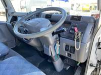 三菱ふそうキャンターアルミバン小型（2t・3t）[写真36]