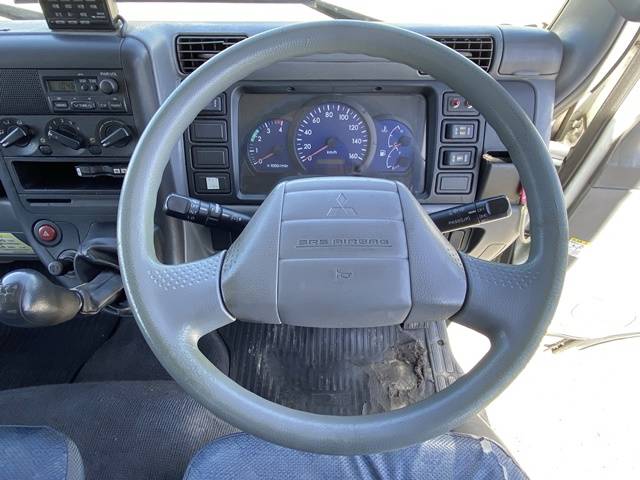 三菱ふそうキャンターアルミバン小型（2t・3t）[写真38]