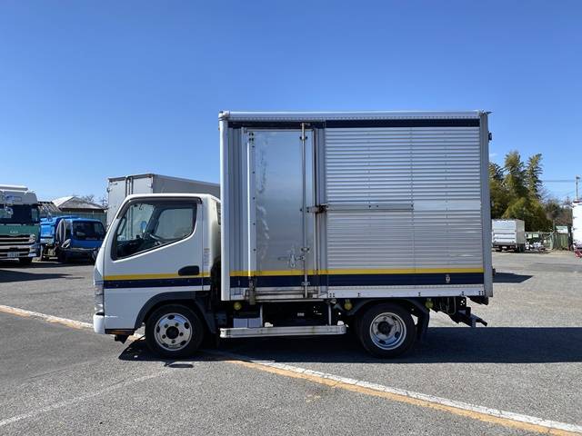 三菱ふそうキャンターアルミバン小型（2t・3t）[写真05]
