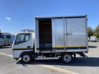 三菱ふそうキャンターアルミバン小型（2t・3t）[写真06]