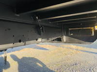 いすゞギガセルフローダー大型（10t）[写真18]