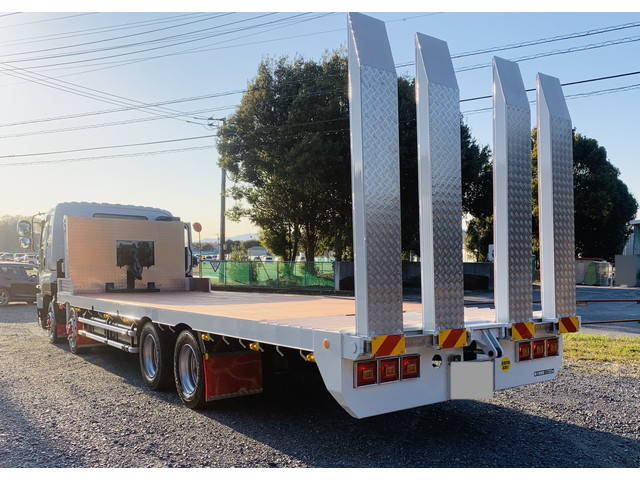 いすゞギガセルフローダー大型（10t）[写真02]