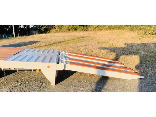 いすゞギガセルフローダー大型（10t）[写真24]