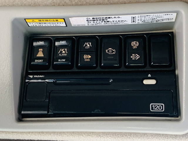 いすゞギガセルフローダー大型（10t）[写真31]