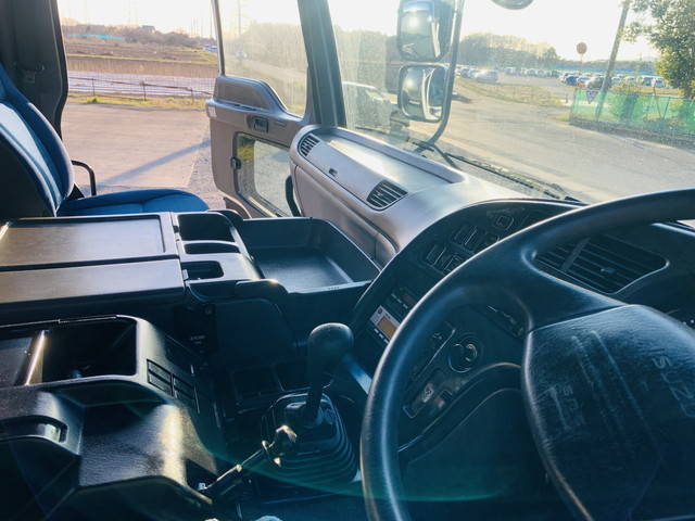 いすゞギガセルフローダー大型（10t）[写真32]